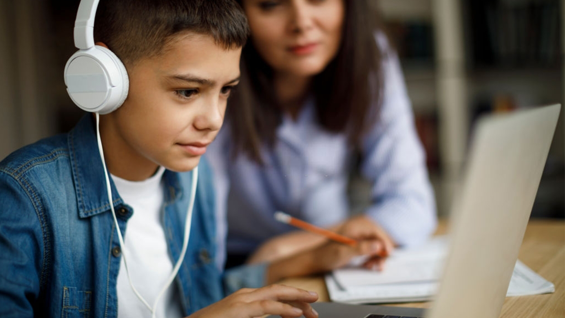 Tips to choose the right headphones for your child